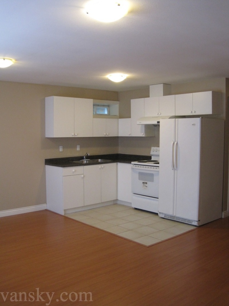 200829151842_Kitchen & Living.JPG